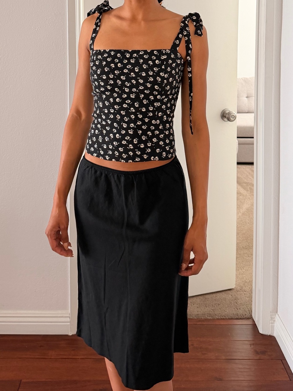 Reformation Ellora Top in Black & White Floral – Size 2
